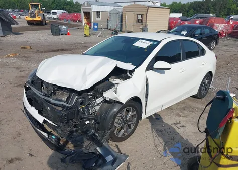 2020 Kia Forte Lxs z USA, uszkodzony, nr VIN 3KPF24AD8LE211603